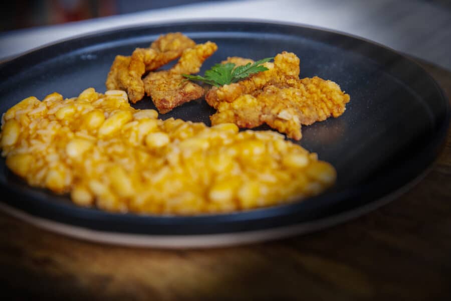 Panados de Peru com Arroz de Feijão